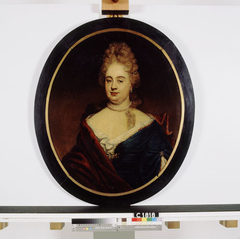Portret van Elizabeth van Loon (1673-1752), echtgenote van 1 by Anonymous