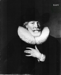 Bildnis eines Mannes mit schwarzem Hut und Radkragen (Pieter Reael) by Govert Flinck