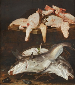 Stilleven met drie vissen in een mand en vismoten op tafel by Jacob Gillig
