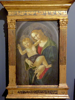 La Virgen y el Niño en un nicho
