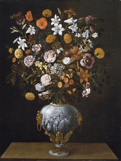 Vase of Flowers with a Triumphal Chariot seen frontally by Tomás Yepes